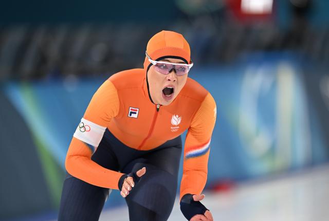 (260215) -- MILAN, Feb. 15, 2026 (Xinhua) -- Jutta Leerdam of the Netherlands celebrates after the speed skating women's 500m final match at the Milan-Cortina 2026 Olympic Winter Games in Milan, Italy, Feb. 15, 2026. (Xinhua/Wu Wei)
