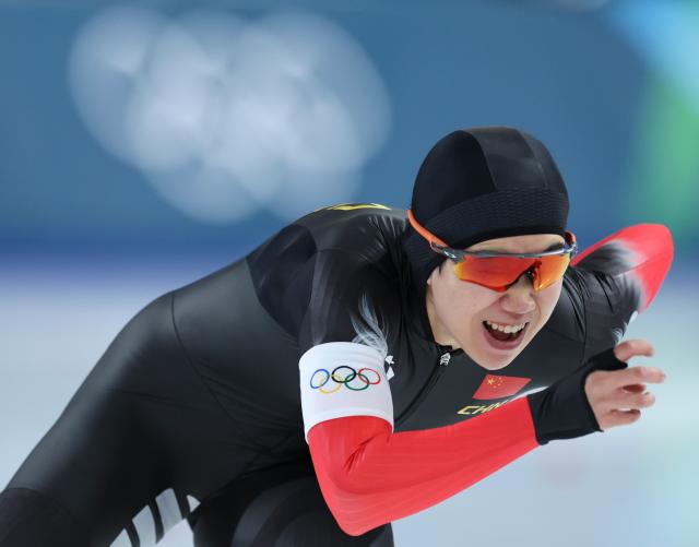 (260215) -- MILAN, Feb. 15, 2026 (Xinhua) -- Tian Ruining of China competes during the speed skating women's 500m final match at the Milan-Cortina 2026 Olympic Winter Games in Milan, Italy, Feb. 15, 2026. (Xinhua/Li Jing)