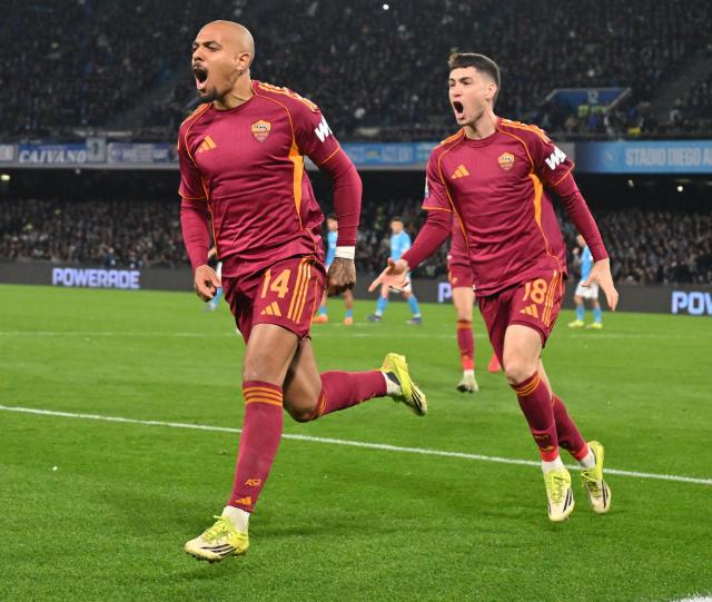 (260216) -- NAPLES, Feb. 16, 2026 (Xinhua) -- Roma's Donyell Malen (L) celebrates his goal with his teammate Matias Soule during a Serie A soccer match between Napoli and Roma in Naples, Italy, Feb. 15, 2026. (Photo by Alberto Lingria/Xinhua)