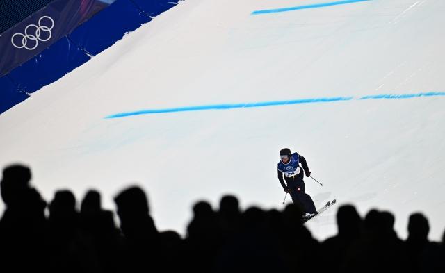 (260216) -- LIVIGNO, Feb. 16, 2026 (Xinhua) -- Lucas Ball of New Zealand competes during the freestyle skiing men's big air qualification at the Milan-Cortina 2026 Olympic Winter Games in Livigno, Italy, Feb. 15, 2026. (Xinhua/Zhang Hongxiang)