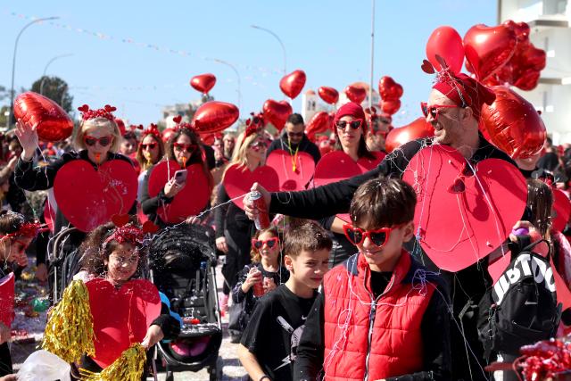 (260216) -- NICOSIA, Feb. 16, 2026 (Xinhua) -- People in costumes take part in the Nicosia Carnival parade in Nicosia, Cyprus on Feb. 15, 2026. (Photo by George Christophorou/Xinhua)