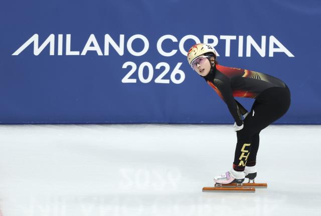(260216) -- MILAN, Feb. 16, 2026 (Xinhua) -- Yang Jingru of China reacts after the short track speed skating women's 1000m quarterfinal at the Milan-Cortina 2026 Olympic Winter Games in Milan, Italy, Feb. 16, 2026. (Xinhua/Li Ming)