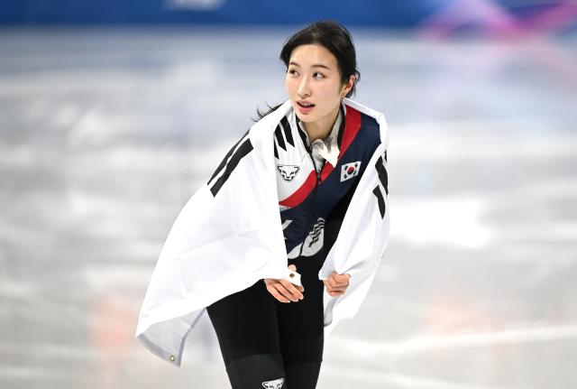 (260216) -- MILAN, Feb. 16, 2026 (Xinhua) -- Kim Gilli of South Korea reacts after the short track speed skating women's 1000m final A at the Milan-Cortina 2026 Olympic Winter Games in Milan, Italy, Feb. 16, 2026. (Xinhua/Cheng Min)
