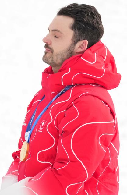 (260216) -- BORMIO, Feb. 16, 2026 (Xinhua) -- Loic Meillard of Switzerland attends the awarding ceremony of the alpine skiing men's slalom event at the Milan-Cortina 2026 Olympic Winter Games in Bormio, Italy, Feb. 16, 2026. (Xinhua/Hu Huhu)