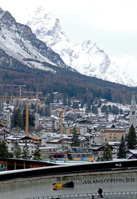 (260216) -- CORTINA D'AMPEZZO, Feb. 16, 2026 (Xinhua) -- Francesco Friedrich/Alexander Schuller of Germany compete during the bobsleigh 2-man heat 2 at the 2026 Milan-Cortina Winter Olympics in Cortina, Italy, Feb. 15, 2026. (Xinhua/Ding Xu)