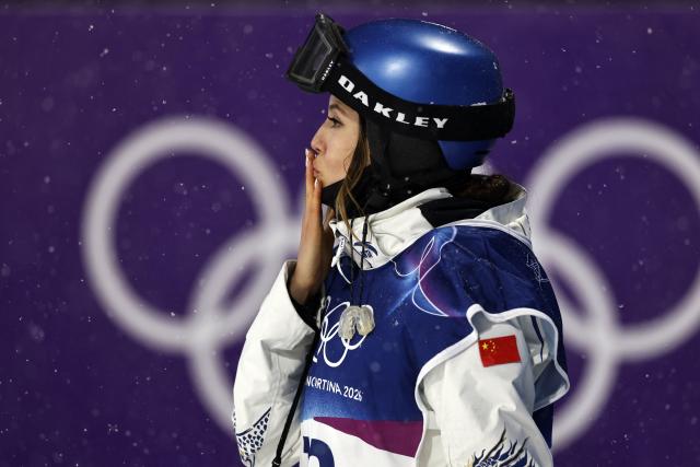 (260216) -- LIVIGNO, Feb. 16, 2026 (Xinhua) -- Gu Ailing of China reacts during the freestyle skiing women's freeski big air final at the Milan-Cortina 2026 Olympic Winter Games in Livigno, Italy, Feb. 16, 2026. (Xinhua/Wang Peng)