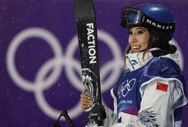 (260216) -- LIVIGNO, Feb. 16, 2026 (Xinhua) -- Gu Ailing of China waits for her score during the freestyle skiing women's freeski big air final at the Milan-Cortina 2026 Olympic Winter Games in Livigno, Italy, Feb. 16, 2026. (Xinhua/Wang Peng)