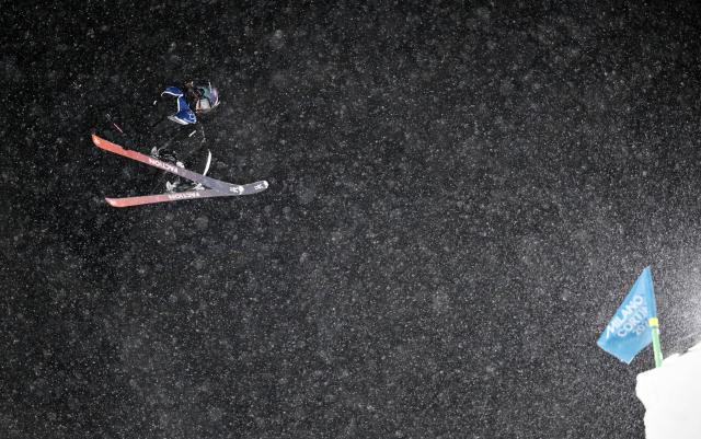 (260216) -- LIVIGNO, Feb. 16, 2026 (Xinhua) -- Liu Mengting of China competes during the freestyle skiing women's freeski big air final at the Milan-Cortina 2026 Olympic Winter Games in Livigno, Italy, Feb. 16, 2026. (Xinhua/Xia Yifang)
