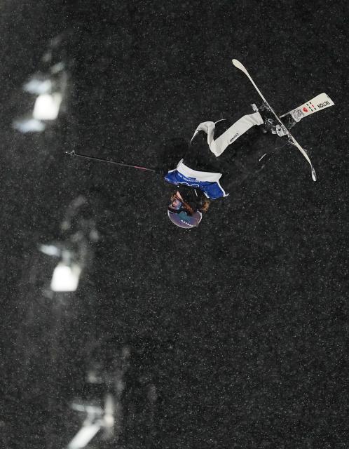 (260216) -- LIVIGNO, Feb. 16, 2026 (Xinhua) -- Liu Mengting of China competes during the freestyle skiing women's freeski big air final at the Milan-Cortina 2026 Olympic Winter Games in Livigno, Italy, Feb. 16, 2026. (Xinhua/Hu Chao)