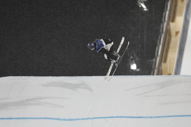 (260216) -- LIVIGNO, Feb. 16, 2026 (Xinhua) -- Liu Mengting of China competes during the freestyle skiing women's freeski big air final at the Milan-Cortina 2026 Olympic Winter Games in Livigno, Italy, Feb. 16, 2026. (Xinhua/Wang Peng)