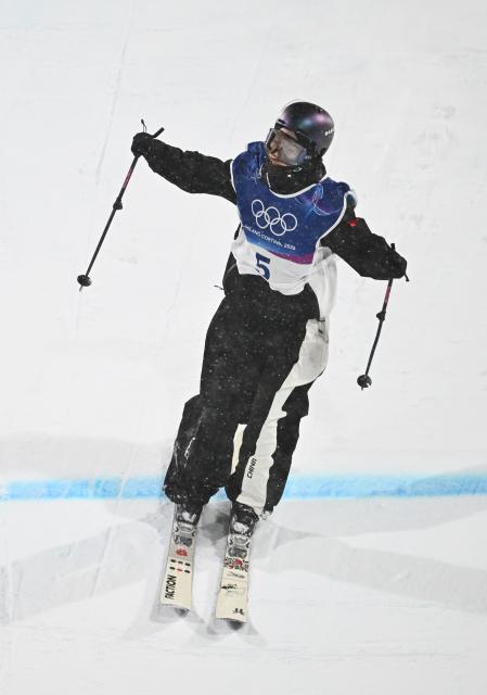 (260216) -- LIVIGNO, Feb. 16, 2026 (Xinhua) -- Liu Mengting of China competes during the freestyle skiing women's freeski big air final at the Milan-Cortina 2026 Olympic Winter Games in Livigno, Italy, Feb. 16, 2026. (Xinhua/Zhang Hongxiang)
