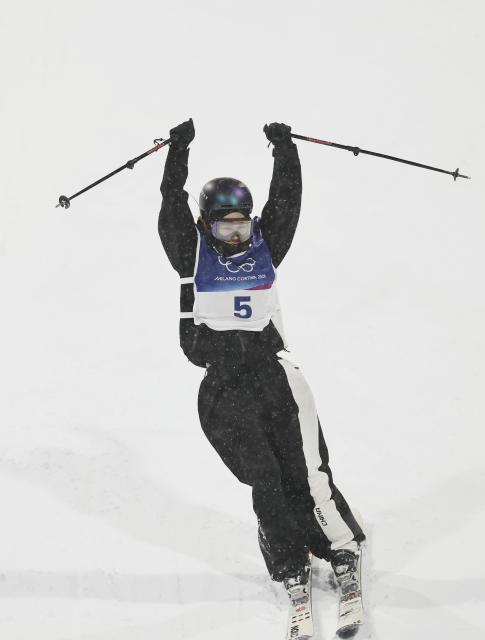 (260216) -- LIVIGNO, Feb. 16, 2026 (Xinhua) -- Liu Mengting of China competes during the freestyle skiing women's freeski big air final at the Milan-Cortina 2026 Olympic Winter Games in Livigno, Italy, Feb. 16, 2026. (Xinhua/Wang Peng)