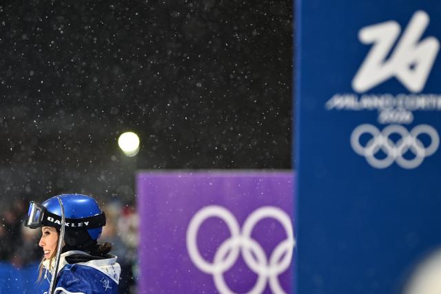 (260216) -- LIVIGNO, Feb. 16, 2026 (Xinhua) -- Gu Ailing of China waits for her score during the freestyle skiing women's freeski big air final at the Milan-Cortina 2026 Olympic Winter Games in Livigno, Italy, Feb. 16, 2026. (Xinhua/Zhang Hongxiang)