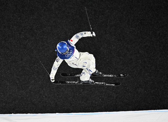 (260216) -- LIVIGNO, Feb. 16, 2026 (Xinhua) -- Gu Ailing of China competes during the freestyle skiing women's freeski big air final at the Milan-Cortina 2026 Olympic Winter Games in Livigno, Italy, Feb. 16, 2026. (Xinhua/Zhang Hongxiang)