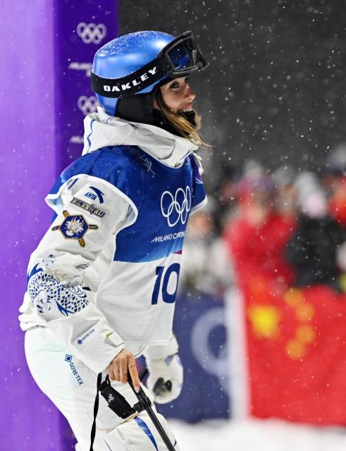 (260216) -- LIVIGNO, Feb. 16, 2026 (Xinhua) -- Gu Ailing of China waits for her score during the freestyle skiing women's freeski big air final at the Milan-Cortina 2026 Olympic Winter Games in Livigno, Italy, Feb. 16, 2026. (Xinhua/Zhang Hongxiang)