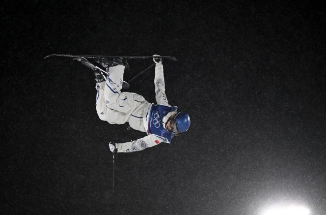 (260216) -- LIVIGNO, Feb. 16, 2026 (Xinhua) -- Gu Ailing of China competes during the freestyle skiing women's freeski big air final at the Milan-Cortina 2026 Olympic Winter Games in Livigno, Italy, Feb. 16, 2026. (Xinhua/Xia Yifang)