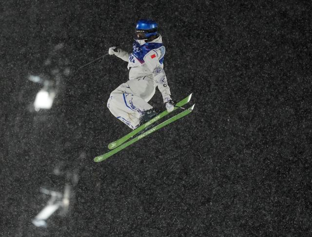 (260216) -- LIVIGNO, Feb. 16, 2026 (Xinhua) -- Gu Ailing of China competes during the freestyle skiing women's freeski big air final at the Milan-Cortina 2026 Olympic Winter Games in Livigno, Italy, Feb. 16, 2026. (Xinhua/Hu Chao)