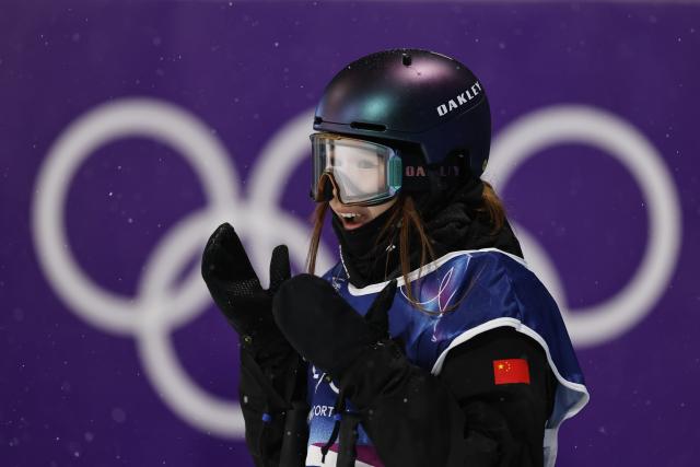 (260216) -- LIVIGNO, Feb. 16, 2026 (Xinhua) -- Liu Mengting of China waits for her score during the freestyle skiing women's freeski big air final at the Milan-Cortina 2026 Olympic Winter Games in Livigno, Italy, Feb. 16, 2026. (Xinhua/Wang Peng)