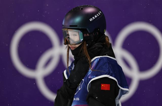 (260216) -- LIVIGNO, Feb. 16, 2026 (Xinhua) -- Liu Mengting of China waits for her score during the freestyle skiing women's freeski big air final at the Milan-Cortina 2026 Olympic Winter Games in Livigno, Italy, Feb. 16, 2026. (Xinhua/Wang Peng)