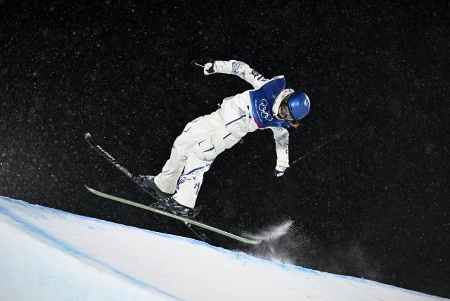 (260216) -- LIVIGNO, Feb. 16, 2026 (Xinhua) -- Gu Ailing of China competes during the freestyle skiing women's freeski big air final at the Milan-Cortina 2026 Olympic Winter Games in Livigno, Italy, Feb. 16, 2026. (Xinhua/Xia Yifang)