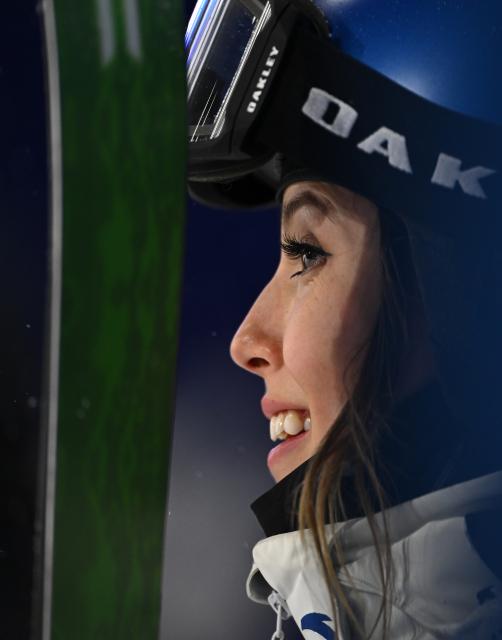 (260216) -- LIVIGNO, Feb. 16, 2026 (Xinhua) -- Gu Ailing of China waits for her score during the freestyle skiing women's freeski big air final at the Milan-Cortina 2026 Olympic Winter Games in Livigno, Italy, Feb. 16, 2026. (Xinhua/Zhang Hongxiang)