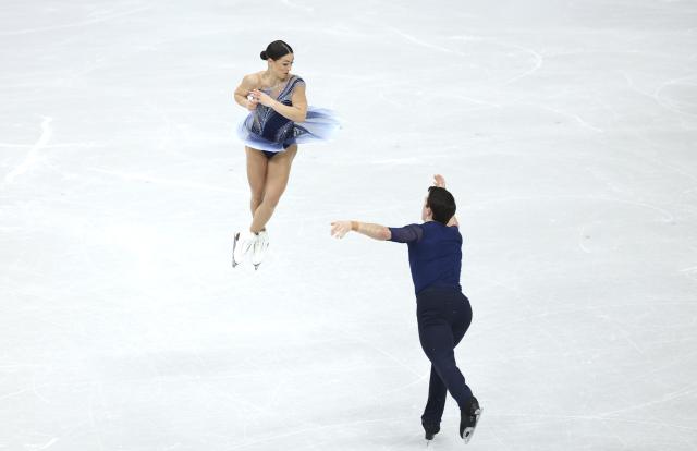 (260216) -- MILAN, Feb. 16, 2026 (Xinhua) -- Anastasia Vaipan-Law (L)/Luke Digby of Britain compete during the figure skating pair skating free skating match at the Milan-Cortina 2026 Olympic Winter Games in Milan, Italy, Feb. 15, 2026. (Xinhua/Li Ming)