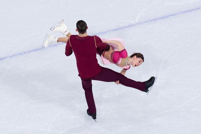 (260216) -- MILAN, Feb. 16, 2026 (Xinhua) -- Karina Akopova (R)/Nikita Rakhmanin of Armenia compete during the figure skating pair skating free skating match at the Milan-Cortina 2026 Olympic Winter Games in Milan, Italy, Feb. 15, 2026. (Xinhua/Chen Yichen)