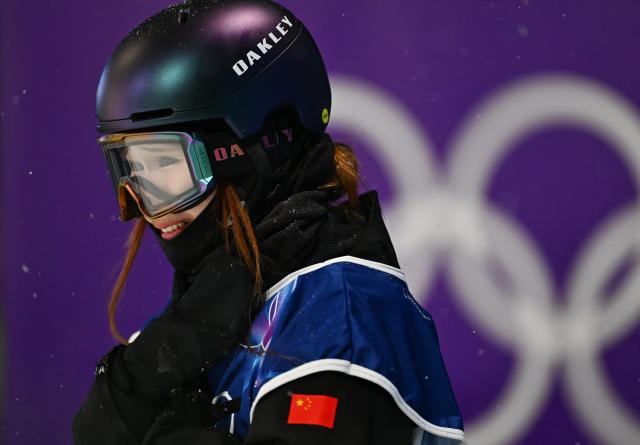 (260216) -- LIVIGNO, Feb. 16, 2026 (Xinhua) -- Liu Mengting of China reacts during the freestyle skiing women's freeski big air final at the Milan-Cortina 2026 Olympic Winter Games in Livigno, Italy, Feb. 16, 2026. (Xinhua/Zhang Hongxiang)