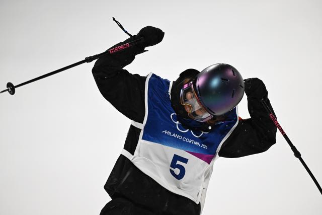 (260216) -- LIVIGNO, Feb. 16, 2026 (Xinhua) -- Liu Mengting of China celebrates during the freestyle skiing women's freeski big air final at the Milan-Cortina 2026 Olympic Winter Games in Livigno, Italy, Feb. 16, 2026. (Xinhua/Zhang Hongxiang)