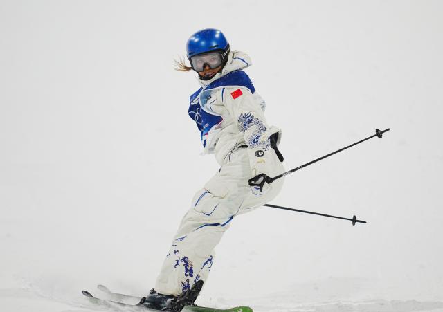 (260216) -- LIVIGNO, Feb. 16, 2026 (Xinhua) -- Gu Ailing of China competes during the freestyle skiing women's freeski big air final at the Milan-Cortina 2026 Olympic Winter Games in Livigno, Italy, Feb. 16, 2026. (Xinhua/Hu Chao)