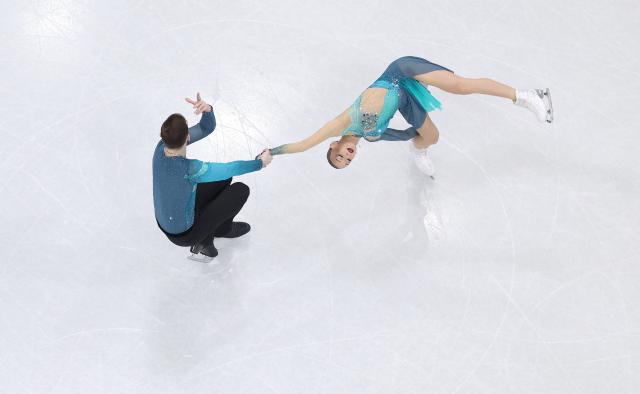 (260217) -- MILAN, Feb. 17, 2026 (Xinhua) -- Anastasiia Metelkina/Luka Berulava of Georgia compete during the free skating of Figure Skating Pair Skating at the Milan-Cortina 2026 Olympic Winter Games in Milan, Italy, Feb. 16, 2026. (Xinhua/Li Ming)