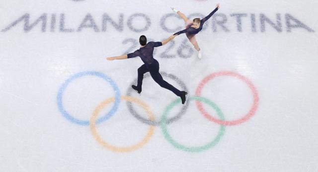(260217) -- MILAN, Feb. 17, 2026 (Xinhua) -- Minerva Fabienne Hase/Nikita Volodin of Germany compete during the free skating of Figure Skating Pair Skating at the Milan-Cortina 2026 Olympic Winter Games in Milan, Italy, Feb. 16, 2026. (Xinhua/Li Ming)