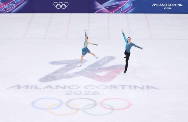 (260217) -- MILAN, Feb. 17, 2026 (Xinhua) -- Anastasiia Metelkina/Luka Berulava of Georgia compete during the free skating of Figure Skating Pair Skating at the Milan-Cortina 2026 Olympic Winter Games in Milan, Italy, Feb. 16, 2026. (Xinhua/Chen Yichen)