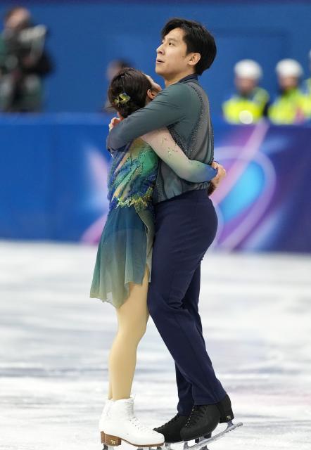 (260217) -- MILAN, Feb. 17, 2026 (Xinhua) -- Sui Wenjing/Han Cong of China compete during their free skating performance of Figure Skating Pair Skating at the Milan-Cortina 2026 Olympic Winter Games in Milan, Italy, Feb. 16, 2026. (Xinhua/Xue Yuge)