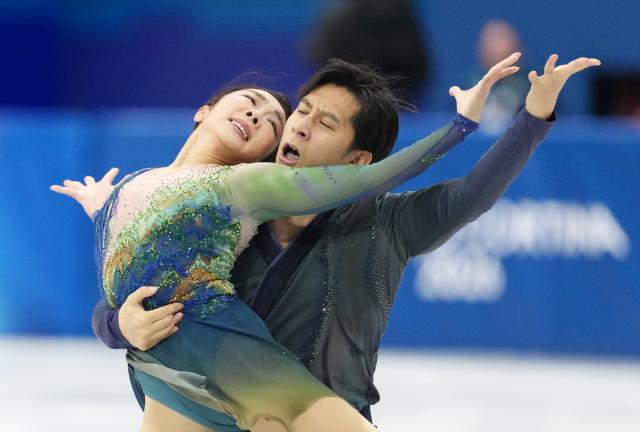 (260217) -- MILAN, Feb. 17, 2026 (Xinhua) -- Sui Wenjing/Han Cong of China compete during the free skating of Figure Skating Pair Skating at the Milan-Cortina 2026 Olympic Winter Games in Milan, Italy, Feb. 16, 2026. (Xinhua/Xue Yuge)