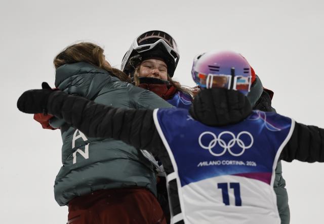 (260217) -- LIVIGNO, Feb. 17, 2026 (Xinhua) -- Megan Oldham of Canada celebrates after winning gold medal at the freestyle skiing women's freeski big air final at the Milan-Cortina 2026 Olympic Winter Games in Livigno, Italy, Feb. 16, 2026. (Xinhua/Wang Peng)