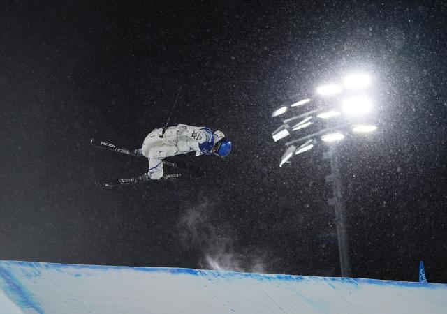 (260217) -- LIVIGNO, Feb. 17, 2026 (Xinhua) -- Gu Ailing of China competes during the freestyle skiing women's freeski big air final at the Milan-Cortina 2026 Olympic Winter Games in Livigno, Italy, Feb. 16, 2026. (Xinhua/Wu Huiwo)