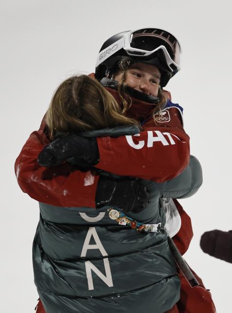 (260217) -- LIVIGNO, Feb. 17, 2026 (Xinhua) -- Megan Oldham of Canada celebrates after winning gold medal at the freestyle skiing women's freeski big air final at the Milan-Cortina 2026 Olympic Winter Games in Livigno, Italy, Feb. 16, 2026. (Xinhua/Wang Peng)