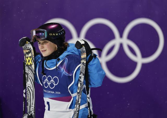 (260217) -- LIVIGNO, Feb. 17, 2026 (Xinhua) -- Flora Tabanelli of Italy reacts during the freestyle skiing women's freeski big air final at the Milan-Cortina 2026 Olympic Winter Games in Livigno, Italy, Feb. 16, 2026. (Xinhua/Wang Peng)