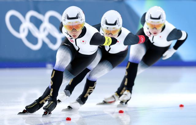 (260217) -- MILAN, Feb. 17, 2026 (Xinhua) -- Takagi Miho, Horikawa Momoka and Sato Ayano of Japan compete during the speed skating women's team pursuit semifinal between Japan and the Netherlands at the Milan-Cortina 2026 Olympic Winter Games in Milan, Italy, Feb. 17, 2026. (Xinhua/Du Xiaoyi)