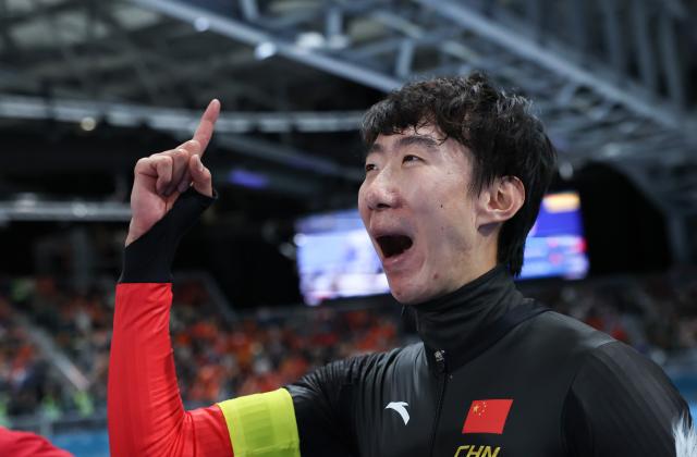 (260217) -- MILAN, Feb. 17, 2026 (Xinhua) -- Wu Yu of China celebrates after the speed skating men's team pursuit final B between China and the Netherlands at the Milan-Cortina 2026 Olympic Winter Games in Milan, Italy, Feb. 17, 2026. (Xinhua/Li Jing)