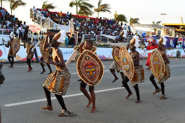 (260217) -- LUANDA, Feb. 17, 2026 (Xinhua) -- Photo taken on Feb. 16, 2026 shows performers taking part in the parade of the Luanda Carnival 2026 in Luanda, Angola. Thirteen top carnival groups turned Luanda's Nova Marginal into a vibrant stage of music, dance, and national pride on Monday as the Angolan capital hosted the main parade of the Luanda Carnival. (Photo by Julio Kikebu/Xinhua)