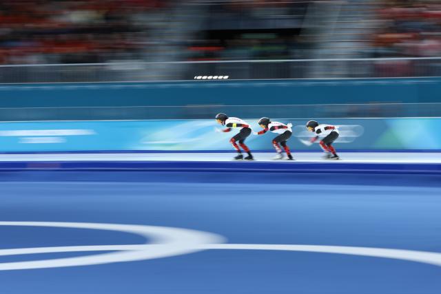 (260217) -- MILAN, Feb. 17, 2026 (Xinhua) -- Ivanie Blondin (R), Valerie Maltais (C) and Isabelle Weidemann of Canada compete during the speed skating women's team pursuit final A between Canada and the Netherlands at the Milan-Cortina 2026 Olympic Winter Games in Milan, Italy, Feb. 17, 2026. (Xinhua/Li Jing)