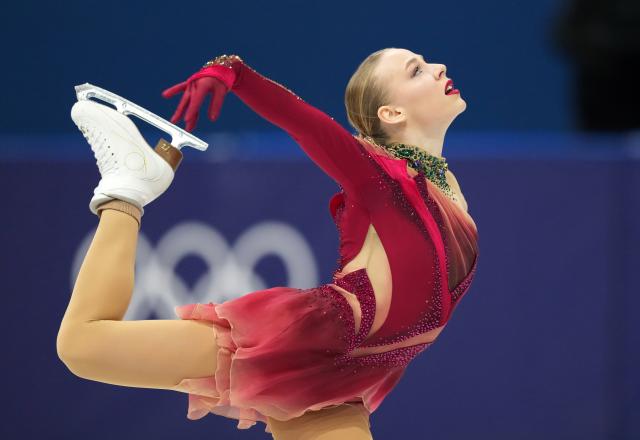(260217) -- MILAN, Feb. 17, 2026 (Xinhua) -- Niina Petrokina of Estonia competes during the short program match of figure skating women single skating at the Milan-Cortina 2026 Olympic Winter Games in Milan, Italy, Feb. 17, 2026. (Xinhua/Xue Yuge)