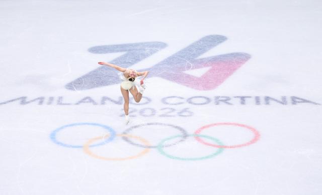 (260217) -- MILAN, Feb. 17, 2026 (Xinhua) -- Alysa Liu of the United States competes during the short program match of figure skating women single skating at the Milan-Cortina 2026 Olympic Winter Games in Milan, Italy, Feb. 17, 2026. (Xinhua/Chen Yichen)