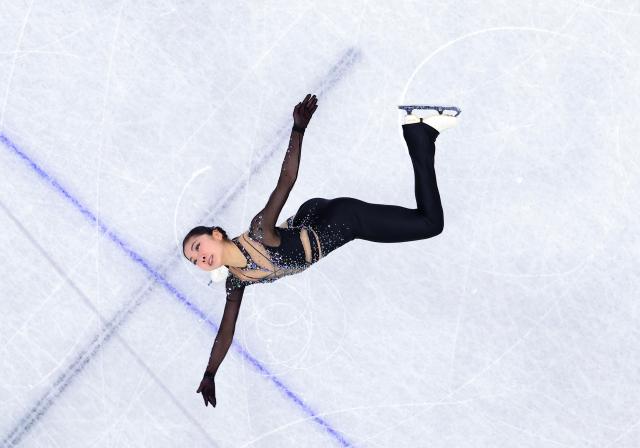 (260217) -- MILAN, Feb. 17, 2026 (Xinhua) -- Zhang Ruiyang of China competes during the short program match of figure skating women single skating at the Milan-Cortina 2026 Olympic Winter Games in Milan, Italy, Feb. 17, 2026. (Xinhua/Chen Yichen)