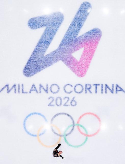 (260217) -- MILAN, Feb. 17, 2026 (Xinhua) -- Zhang Ruiyang of China competes during the short program match of figure skating women single skating at the Milan-Cortina 2026 Olympic Winter Games in Milan, Italy, Feb. 17, 2026. (Xinhua/Chen Yichen)