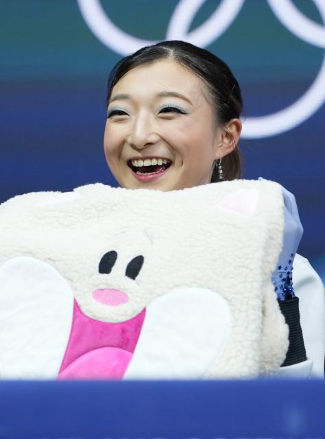 (260217) -- MILAN, Feb. 17, 2026 (Xinhua) -- Sakamoto Kaori of Japan reacts after the short program match of figure skating women single skating at the Milan-Cortina 2026 Olympic Winter Games in Milan, Italy, Feb. 17, 2026. (Xinhua/Xue Yuge)