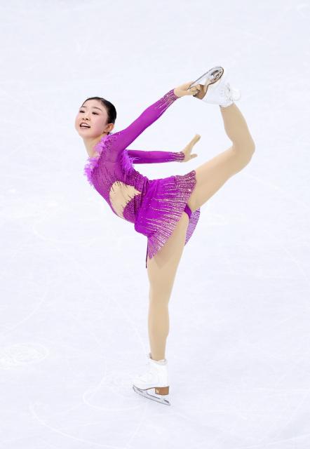 (260217) -- MILAN, Feb. 17, 2026 (Xinhua) -- Chiba Mone of Japan competes during the short program match of figure skating women single skating at the Milan-Cortina 2026 Olympic Winter Games in Milan, Italy, Feb. 17, 2026. (Xinhua/Chen Yichen)