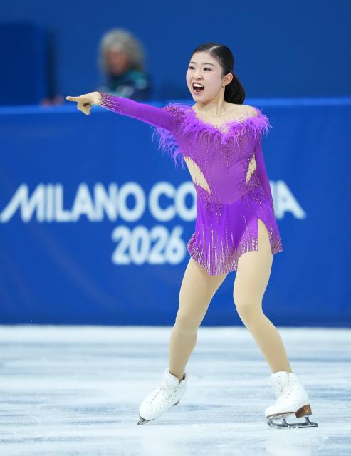 (260217) -- MILAN, Feb. 17, 2026 (Xinhua) -- Chiba Mone of Japan competes during the short program match of figure skating women single skating at the Milan-Cortina 2026 Olympic Winter Games in Milan, Italy, Feb. 17, 2026. (Xinhua/Xue Yuge)